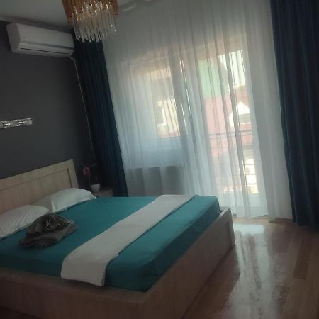 Cazare Spital Fundeni Bukurešť Exteriér fotografie